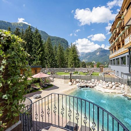 Croce Bianca Leisure & Spa Hotel Canazei Exterior foto