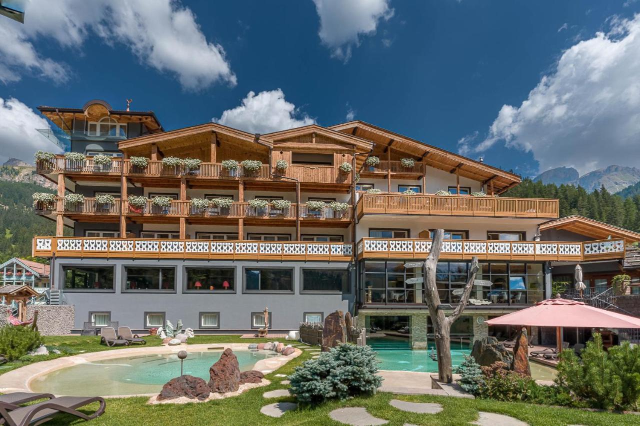 Croce Bianca Leisure & Spa Hotel Canazei Exterior foto